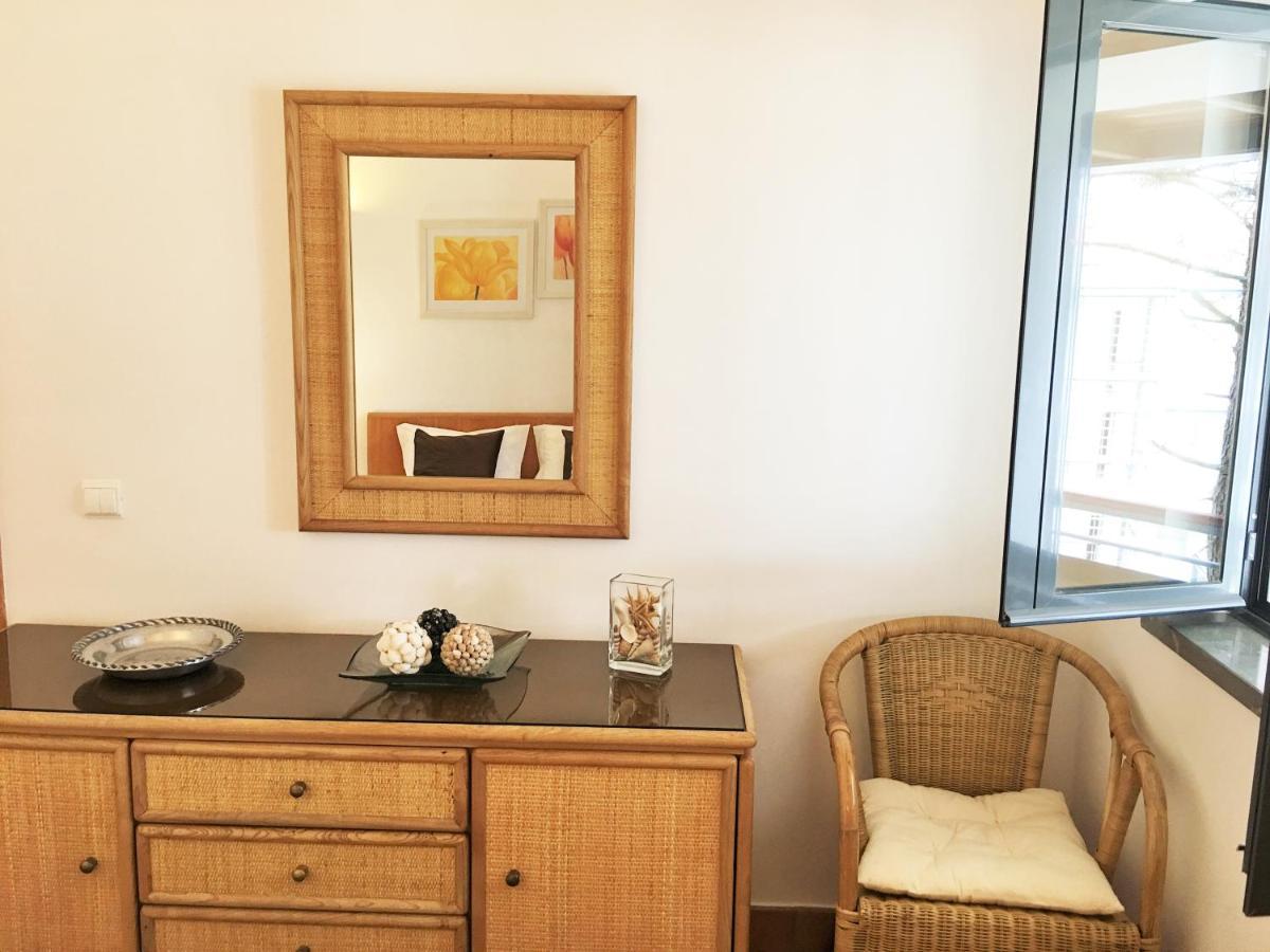 Apartamento T1 em Lagos com piscina e garagem Exterior foto