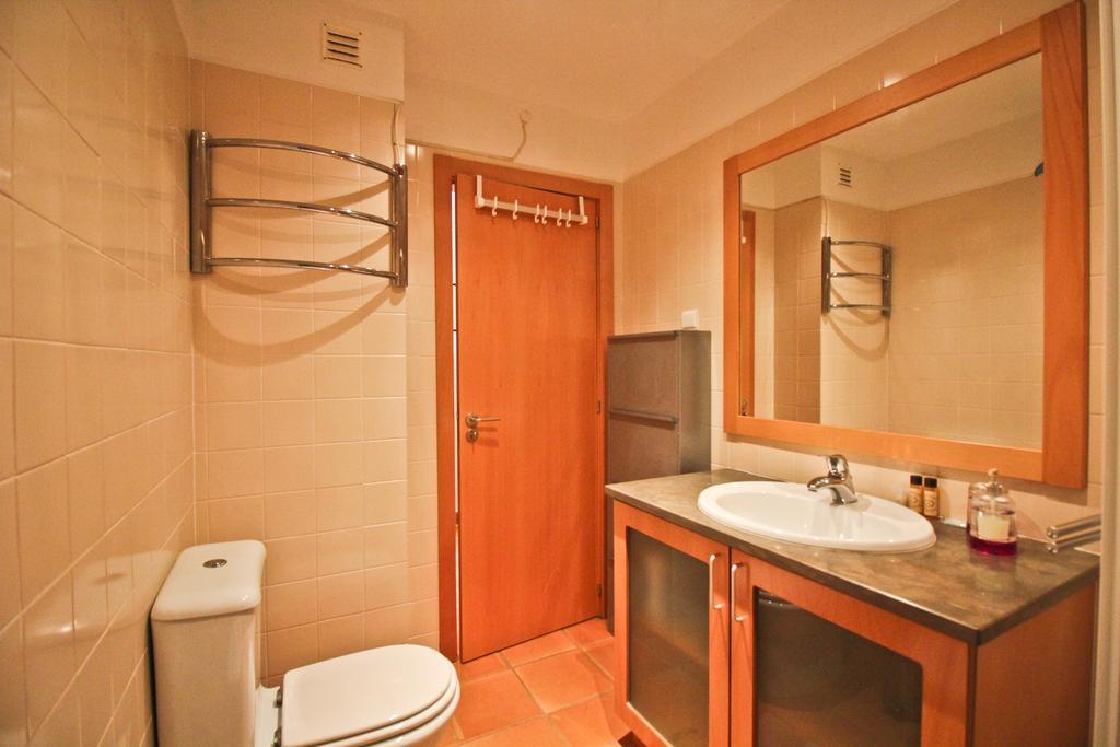 Apartamento T1 em Lagos com piscina e garagem Exterior foto