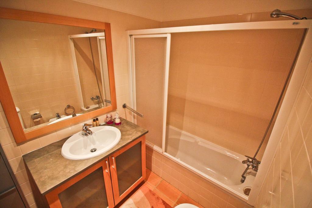Apartamento T1 em Lagos com piscina e garagem Exterior foto