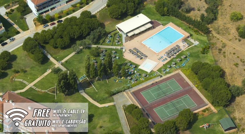 Apartamento T1 em Lagos com piscina e garagem Exterior foto