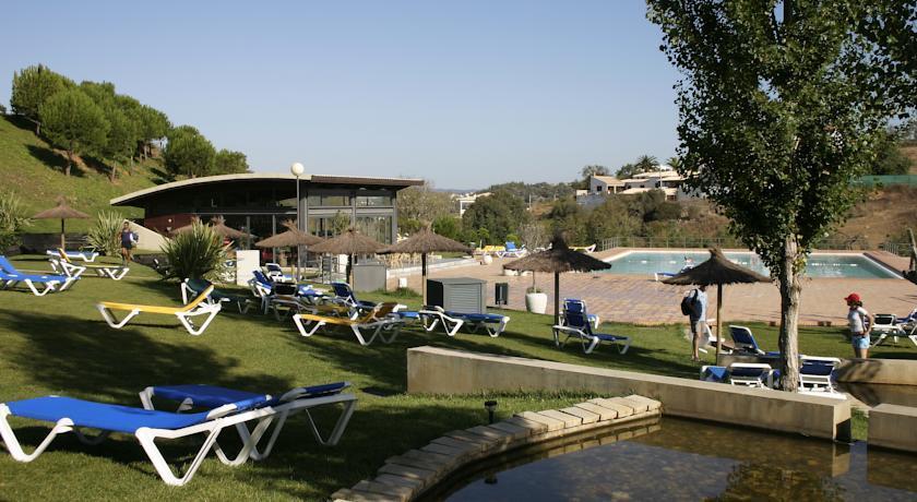 Apartamento T1 em Lagos com piscina e garagem Exterior foto
