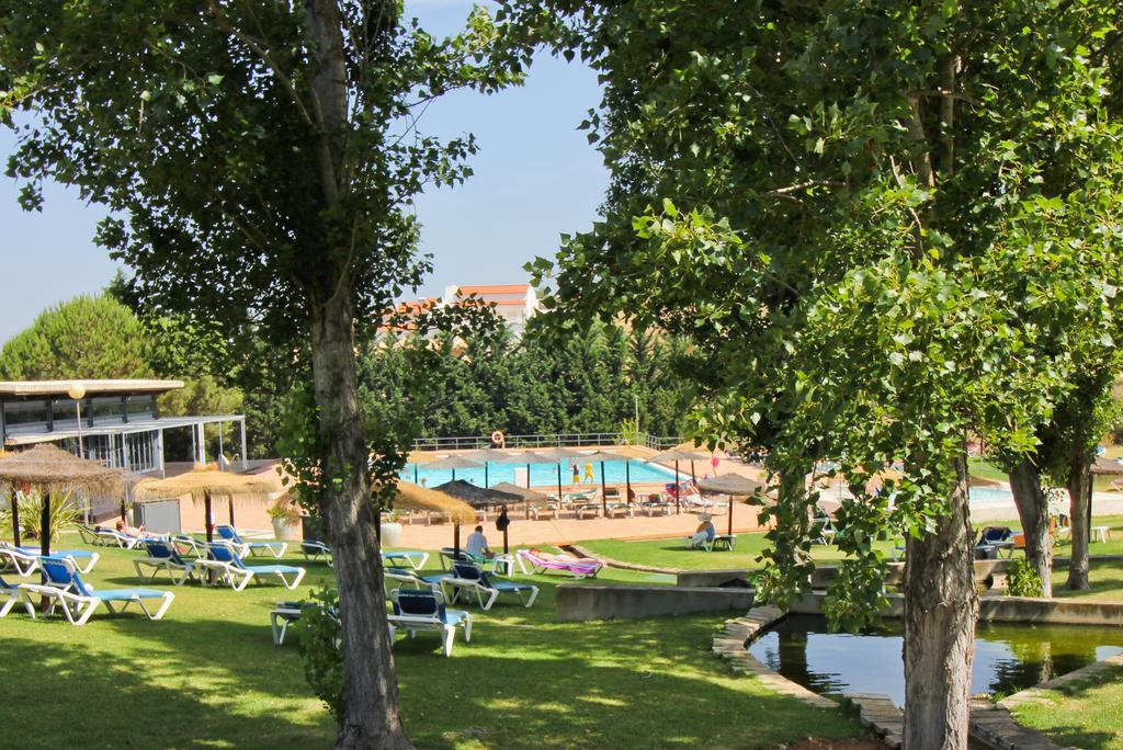 Apartamento T1 em Lagos com piscina e garagem Exterior foto