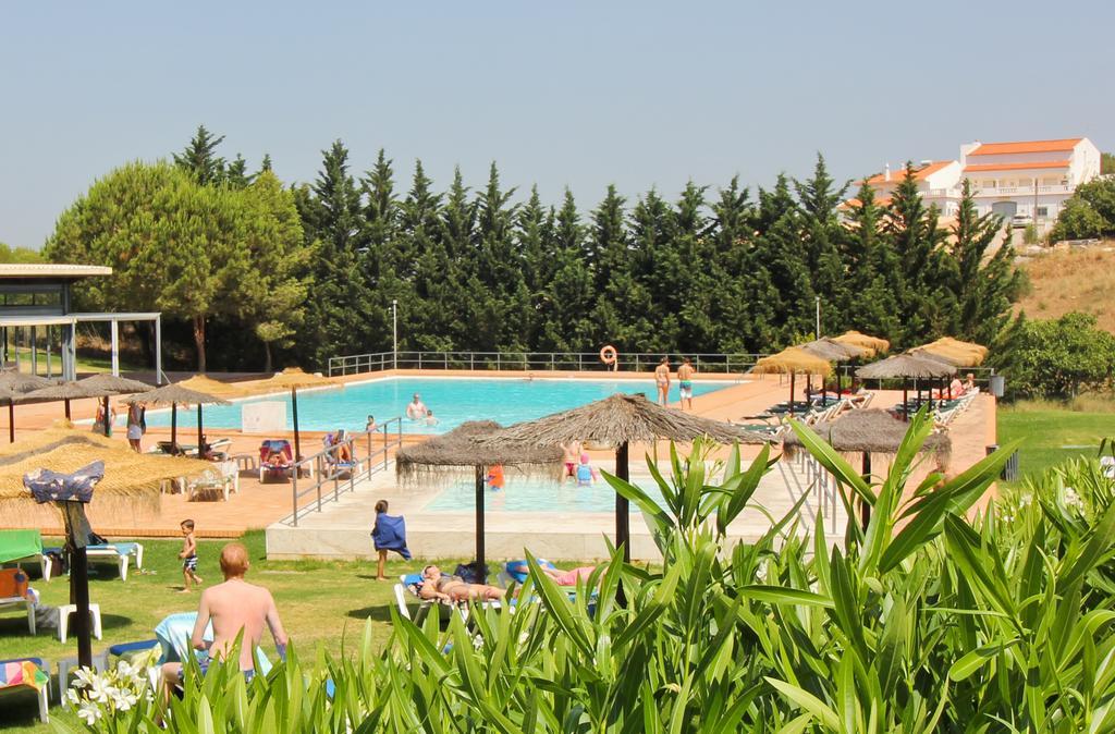 Apartamento T1 em Lagos com piscina e garagem Exterior foto