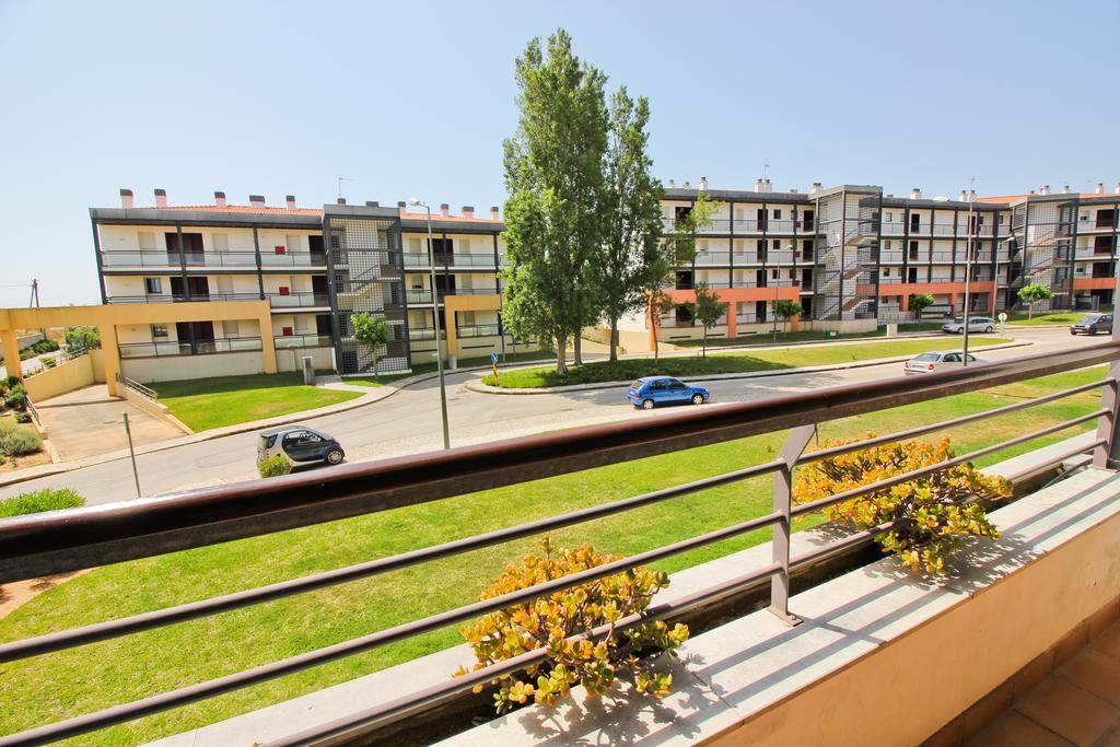 Apartamento T1 em Lagos com piscina e garagem Exterior foto